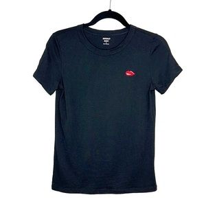 SUNDAY BEST Artizia Embroidered Lips black and red tee size Small